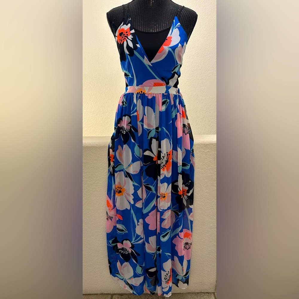 Express V-Neck Floral Dress Cutout